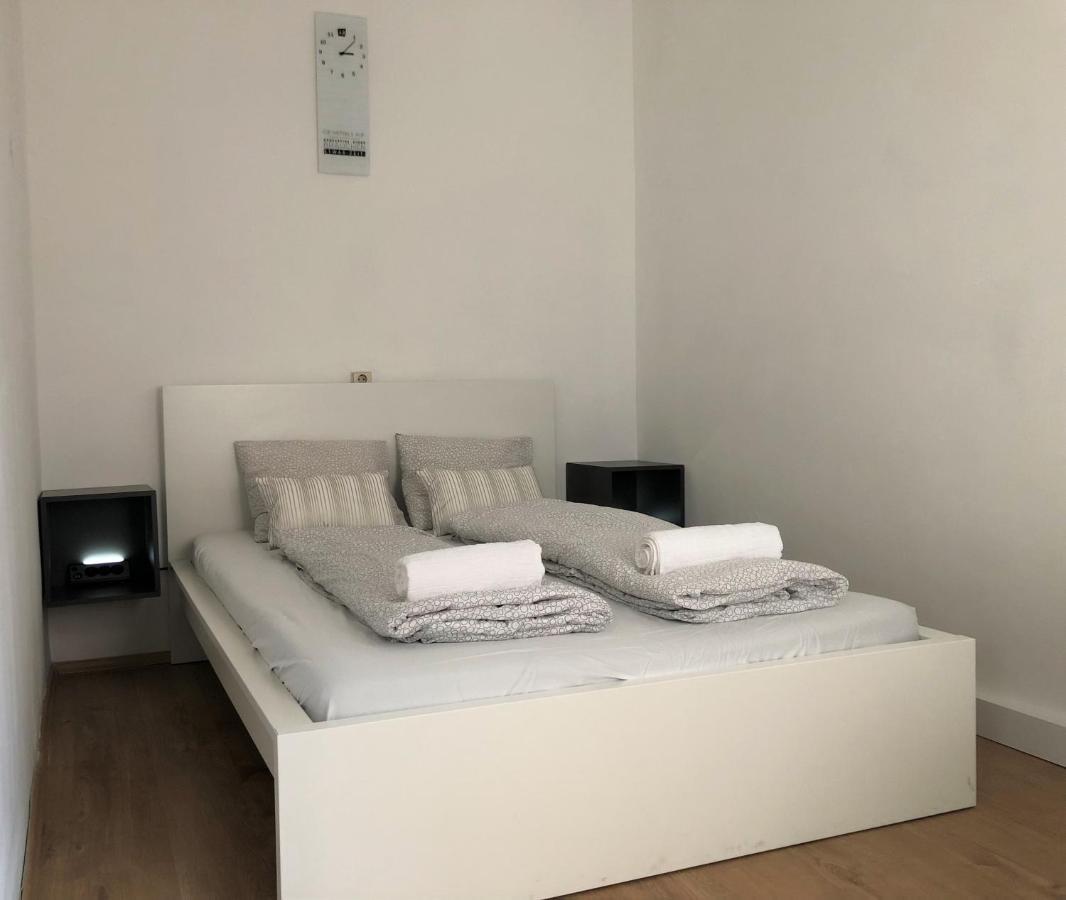 Central Apartment Near Subway Station 2 Вена Экстерьер фото